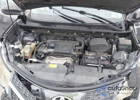 2015 Toyota Rav4 Le z USA, uszkodzony, nr VIN JTMZFREV2FJ027508